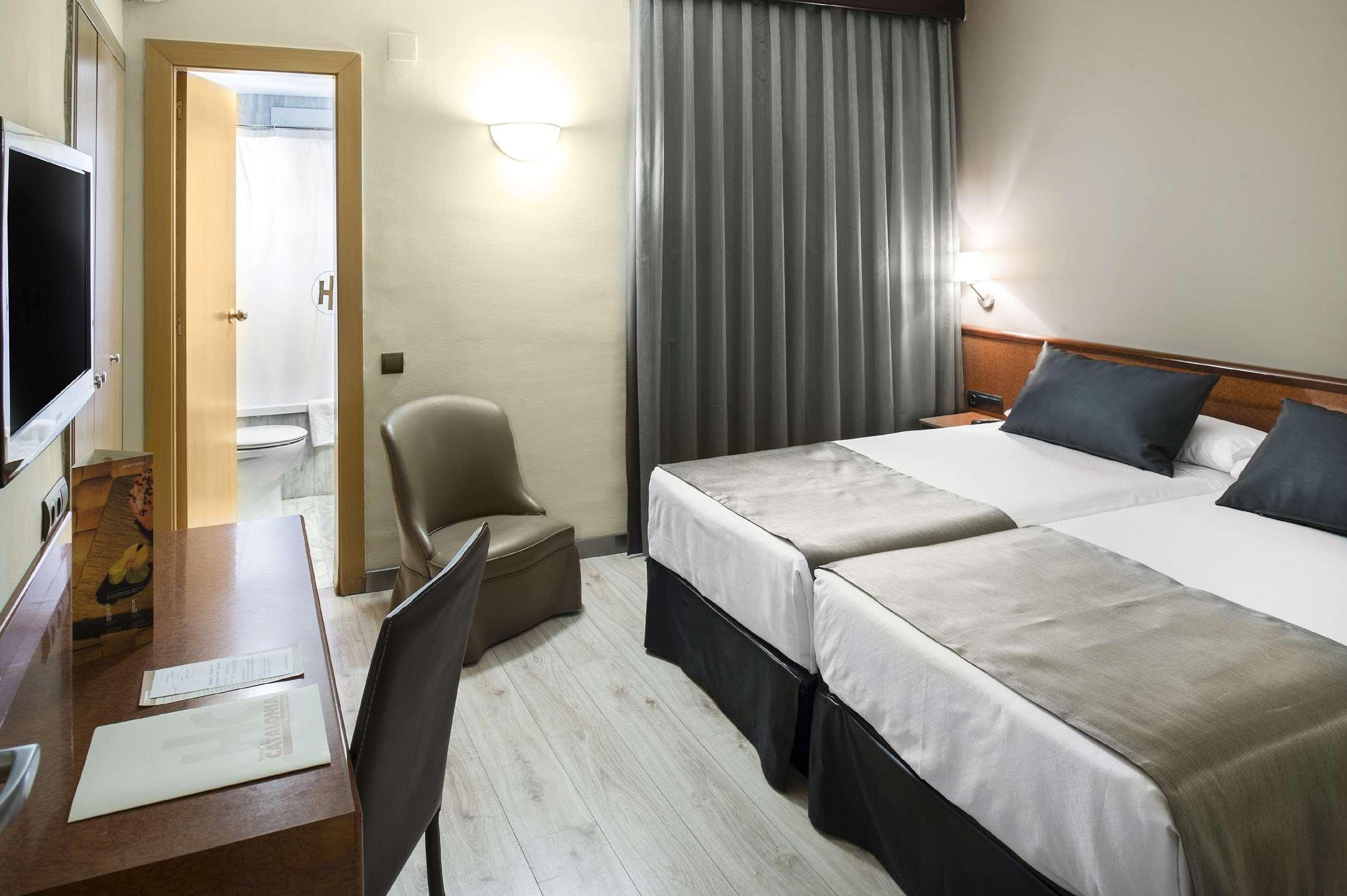 Catalonia Castellnou Hotell Barcelona Eksteriør bilde
