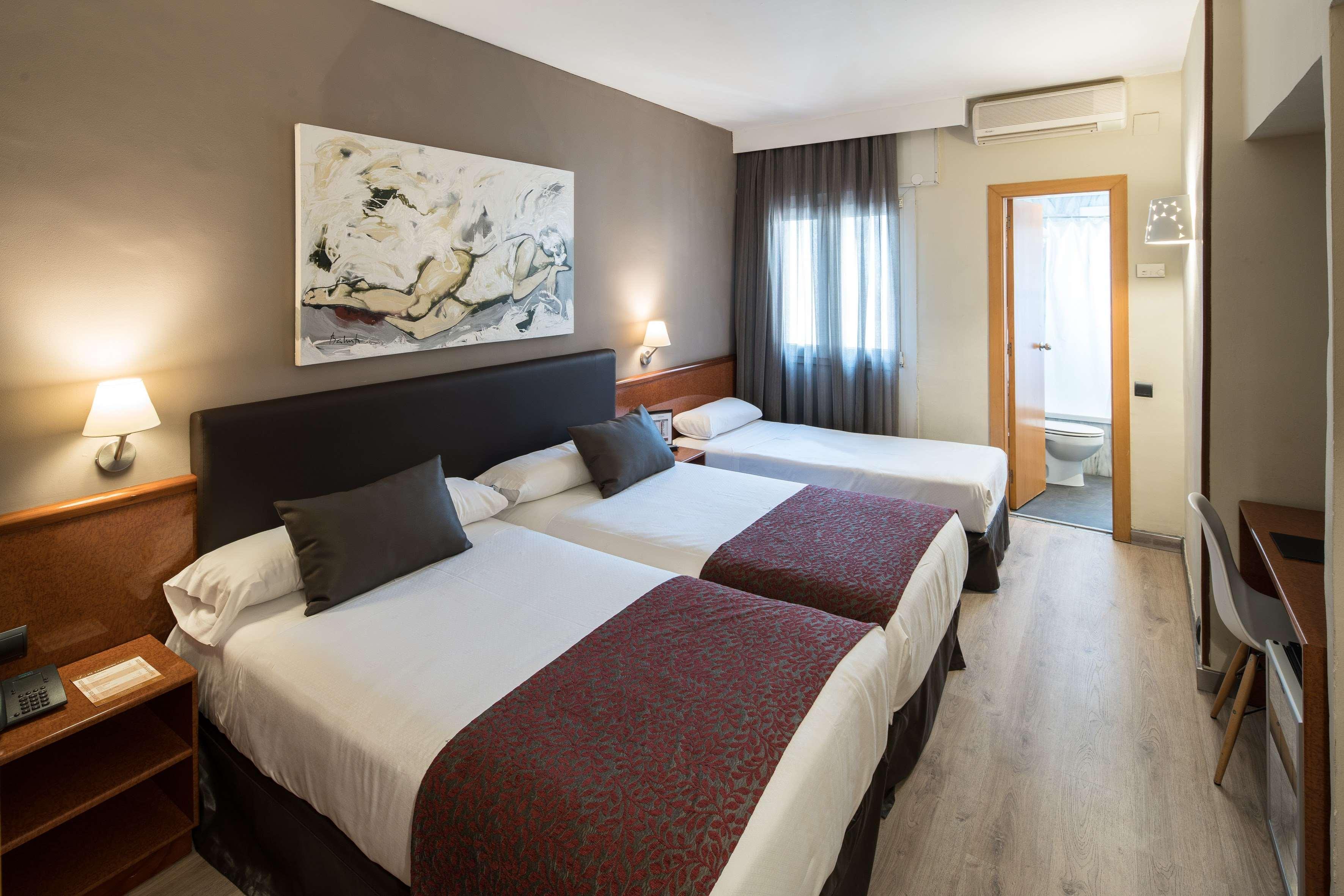 Catalonia Castellnou Hotell Barcelona Eksteriør bilde
