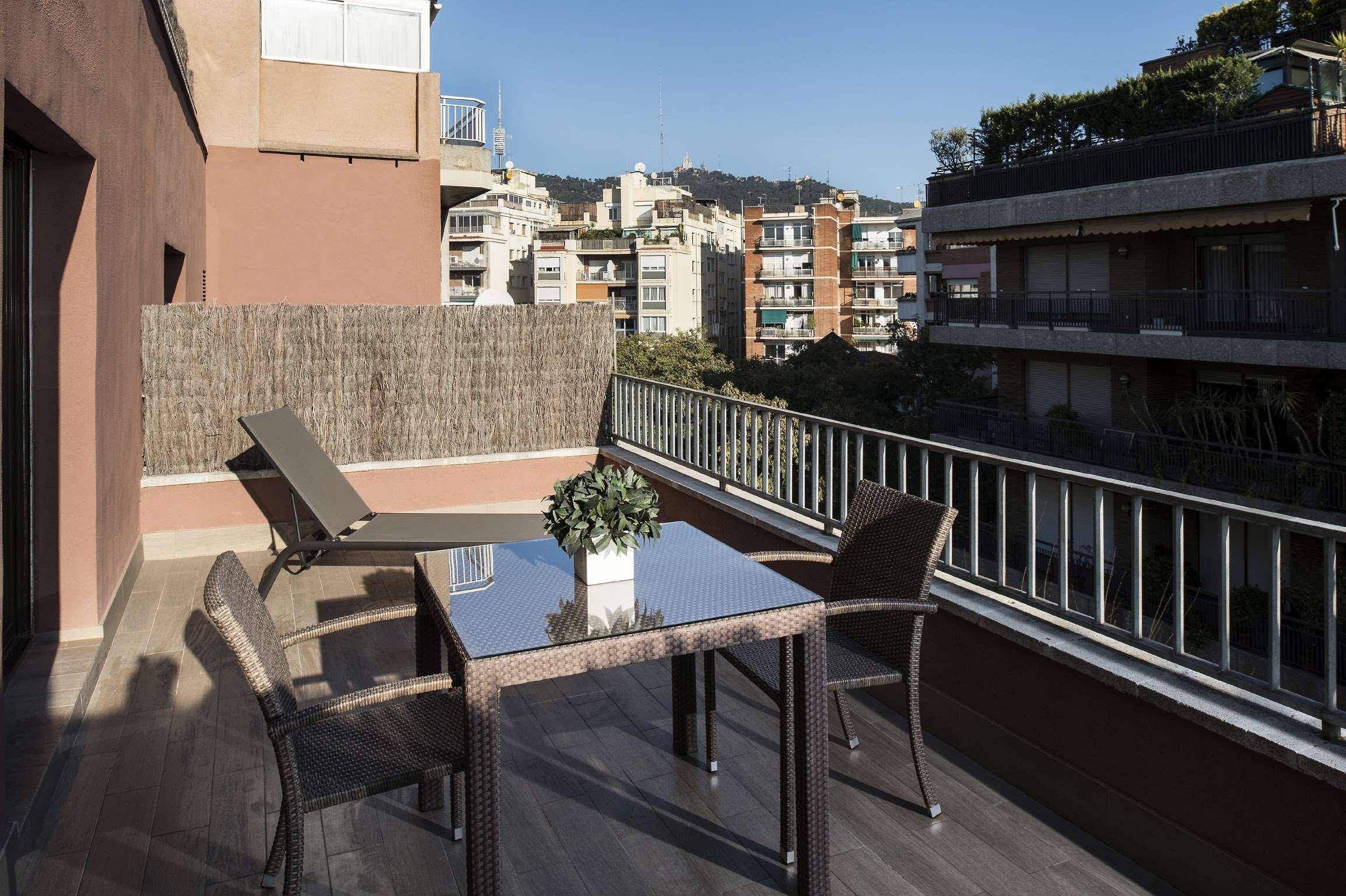 Catalonia Castellnou Hotell Barcelona Eksteriør bilde