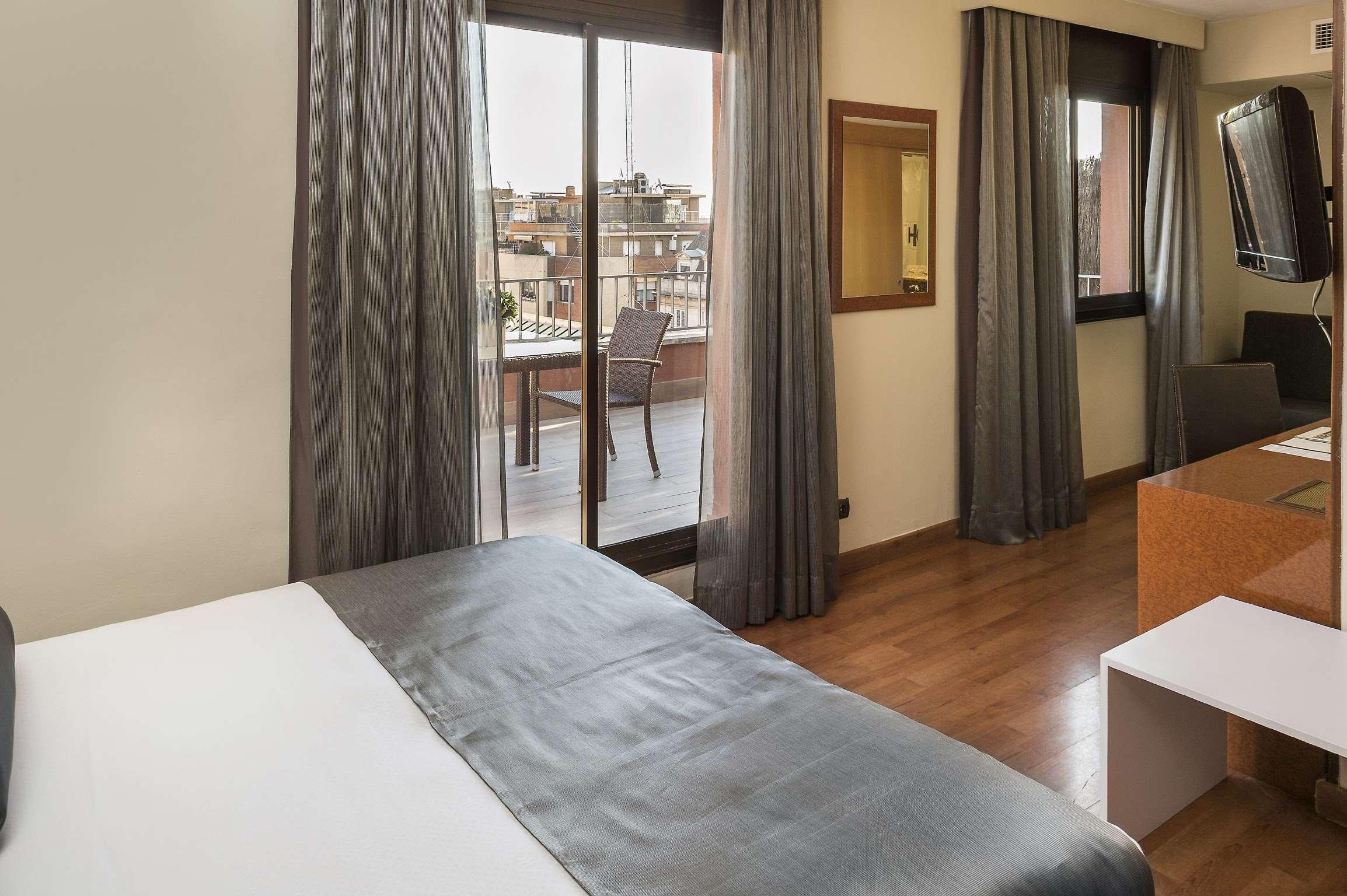 Catalonia Castellnou Hotell Barcelona Eksteriør bilde