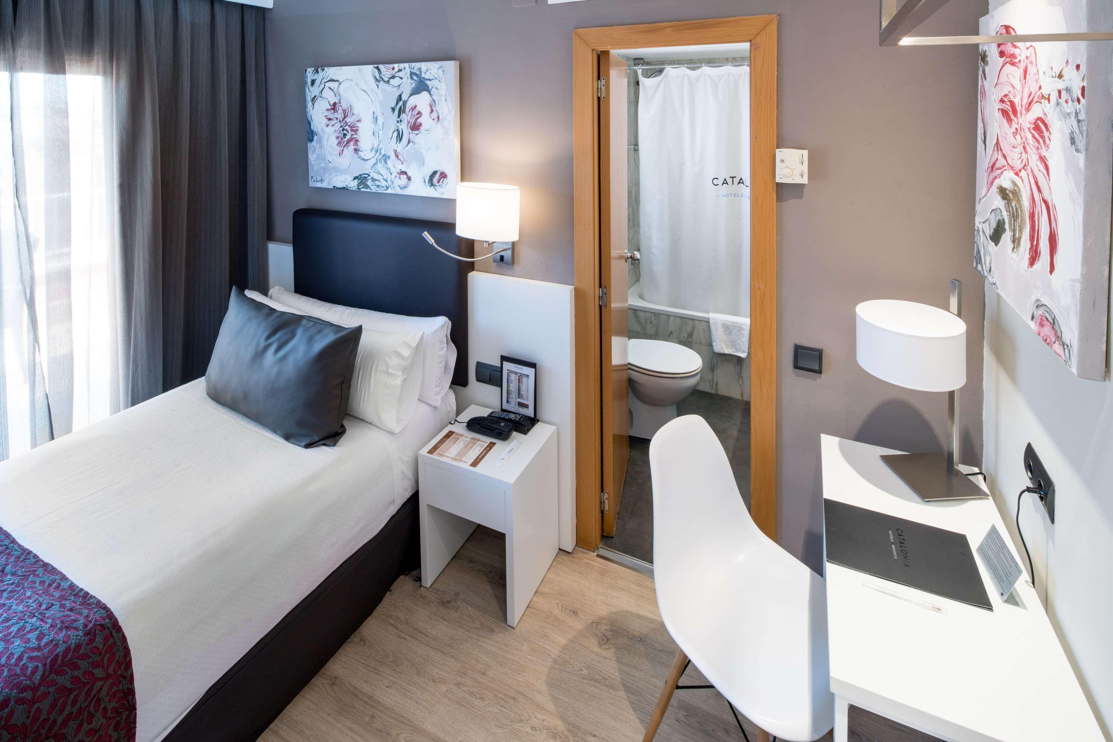 Catalonia Castellnou Hotell Barcelona Eksteriør bilde