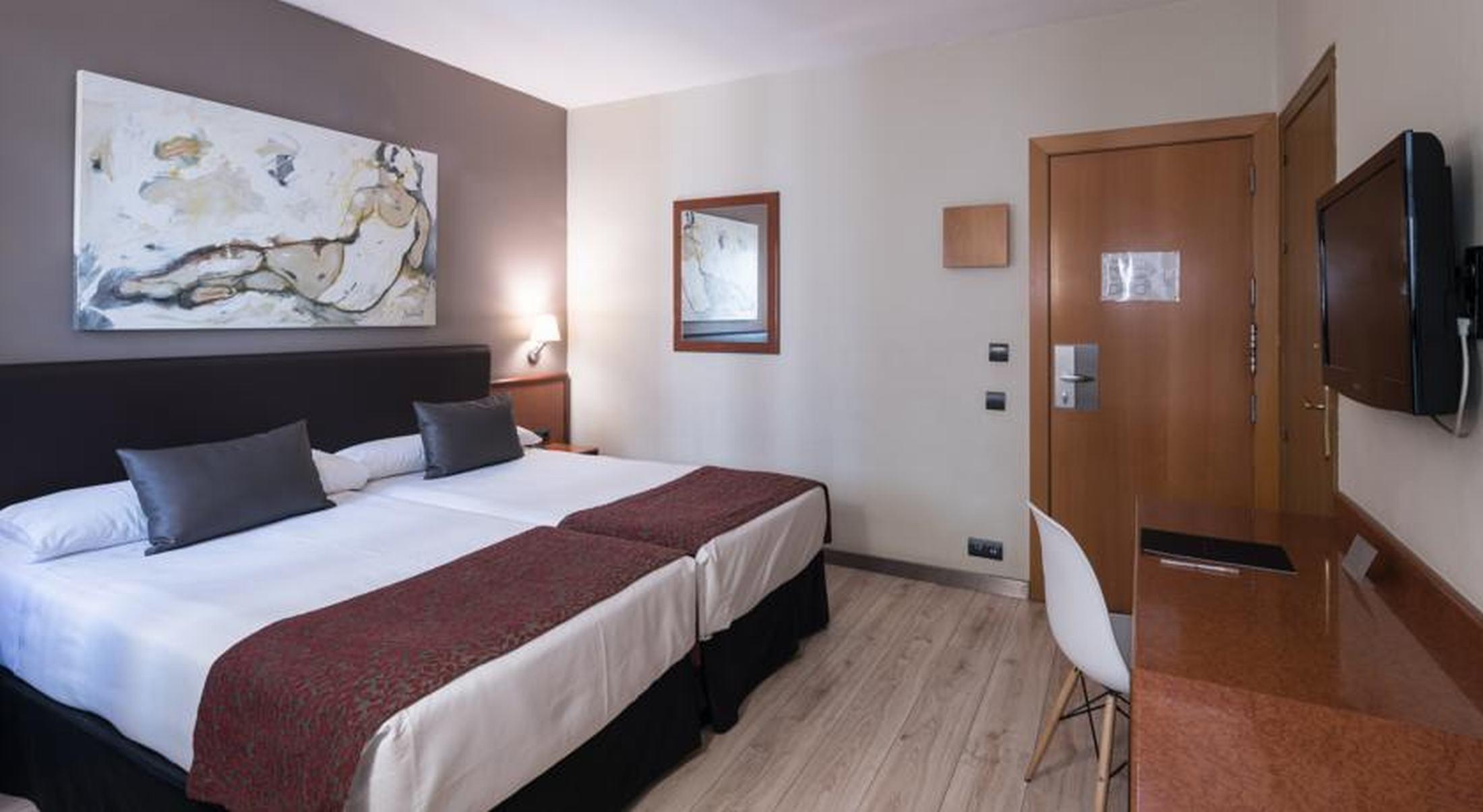 Catalonia Castellnou Hotell Barcelona Eksteriør bilde