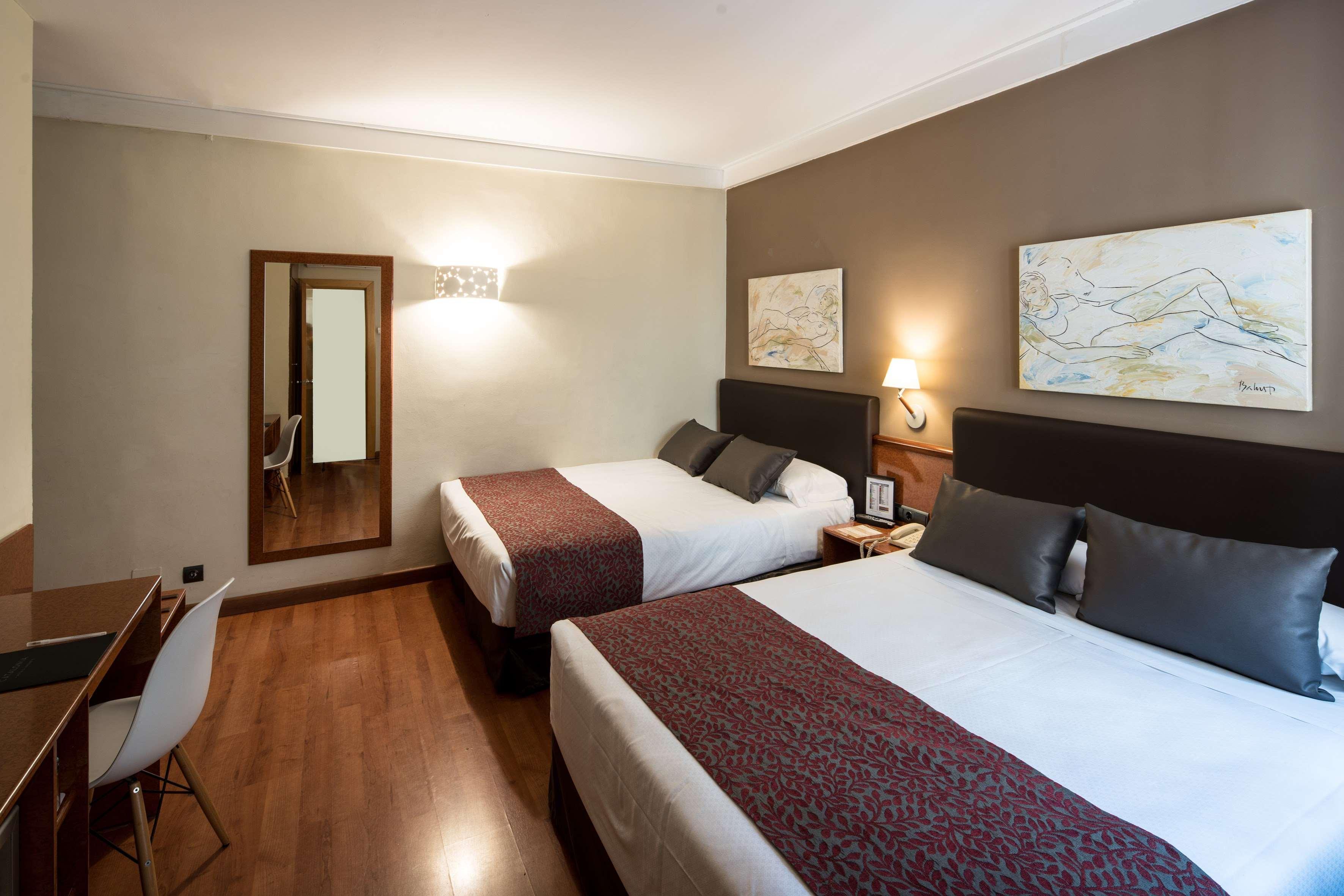 Catalonia Castellnou Hotell Barcelona Eksteriør bilde