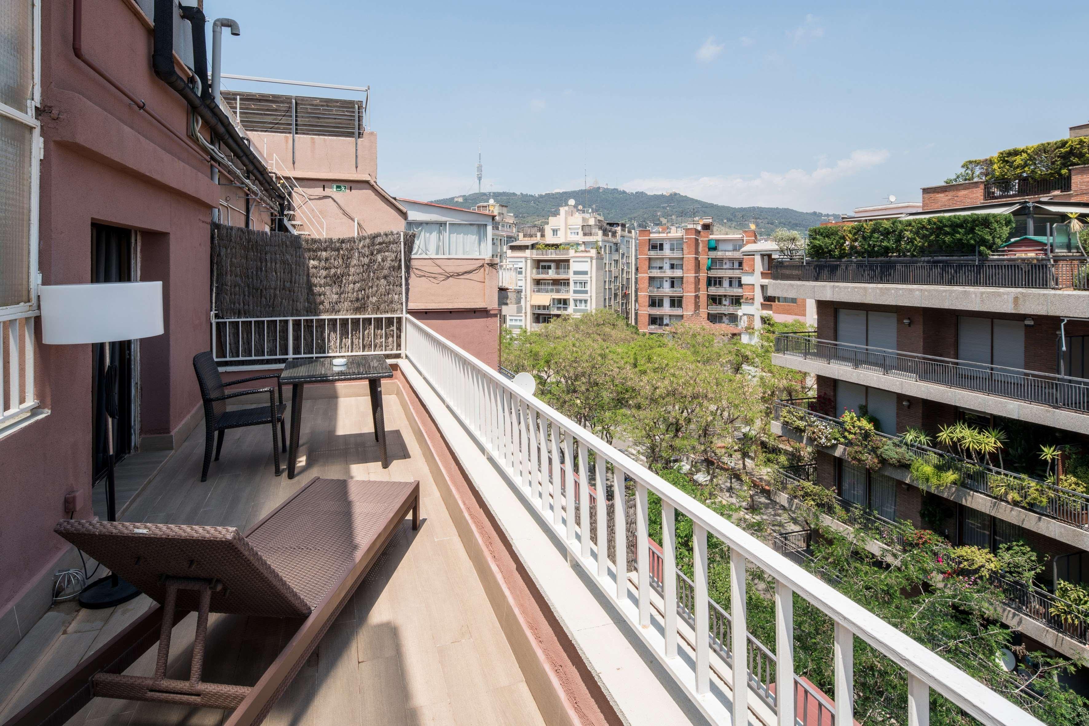 Catalonia Castellnou Hotell Barcelona Eksteriør bilde