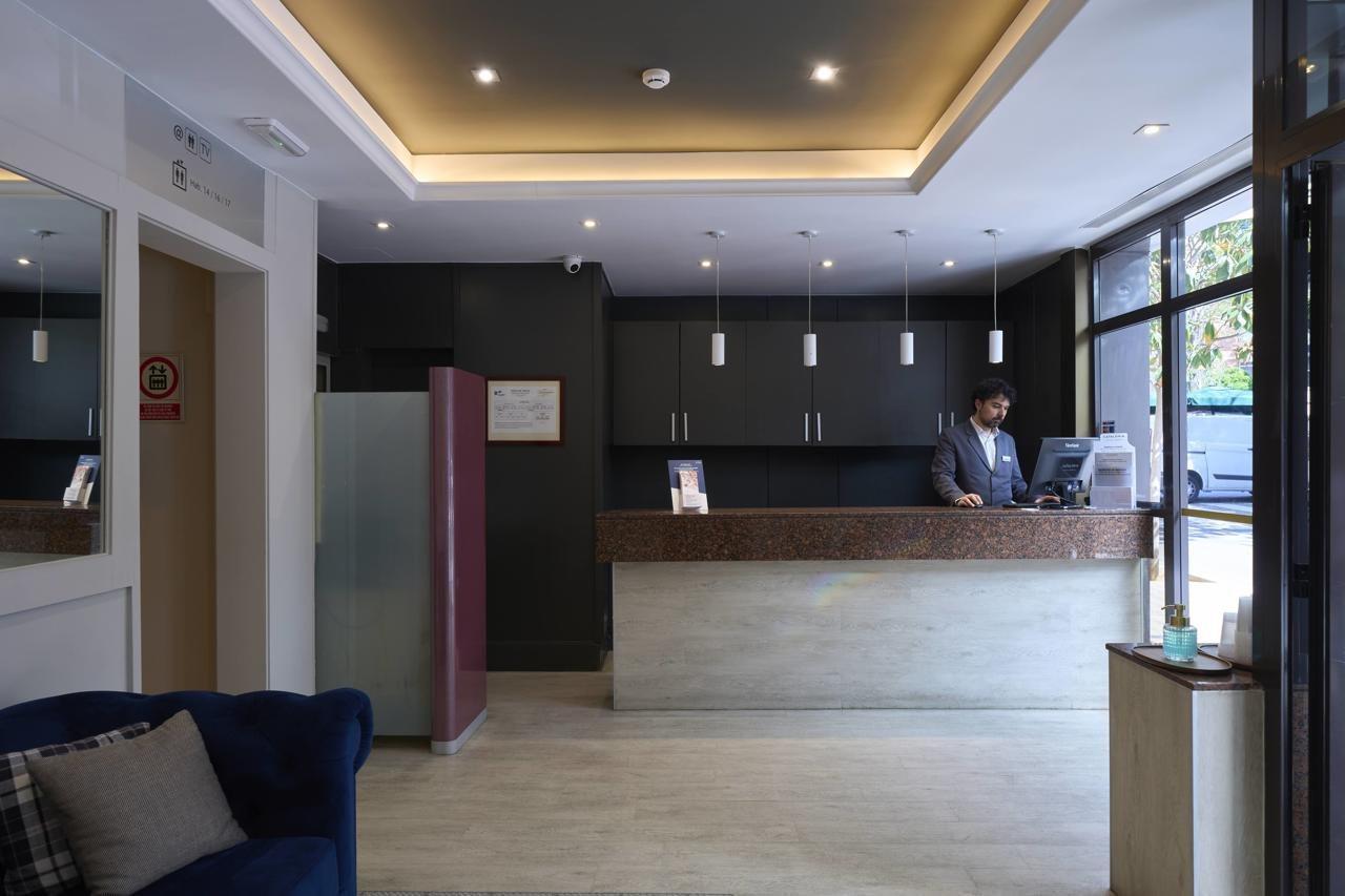Catalonia Castellnou Hotell Barcelona Eksteriør bilde